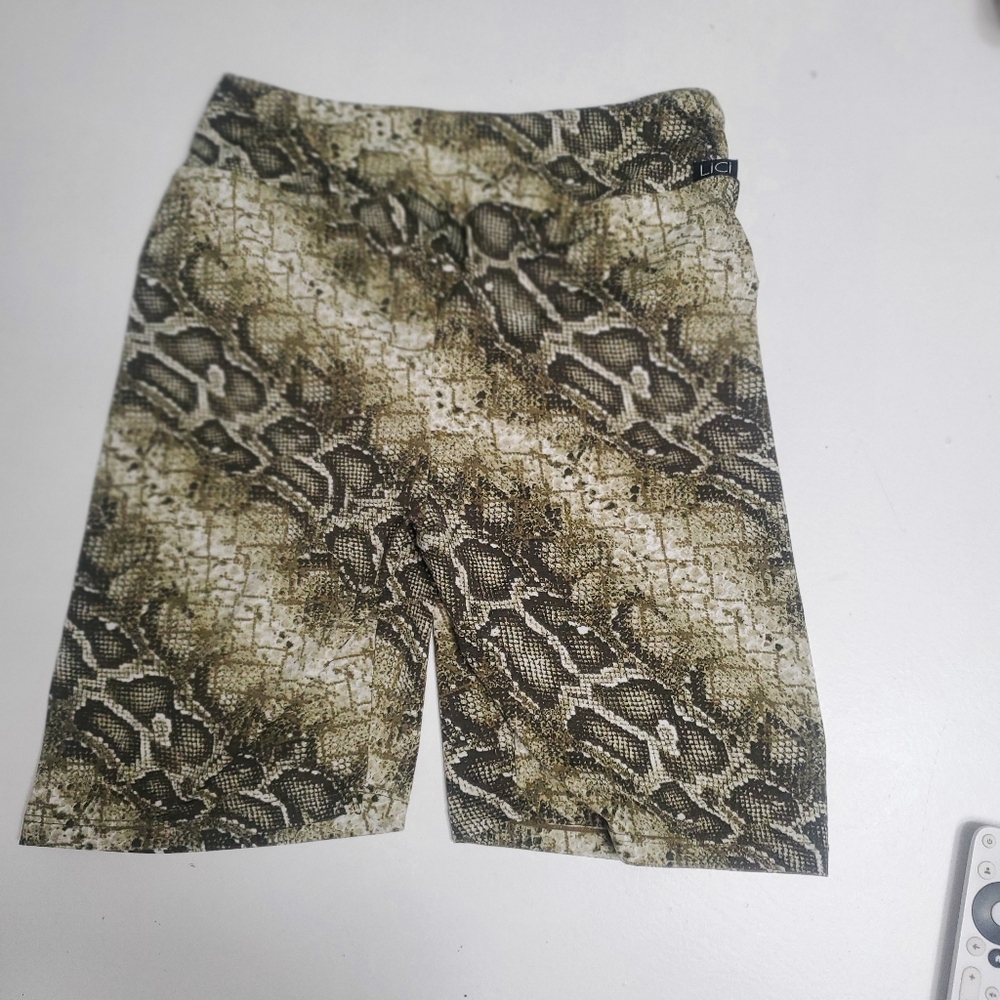 Licifit ABUNDANCE V-CUT SCRUNCH BIKER SHORT